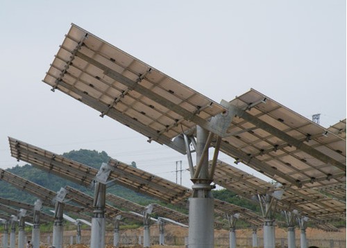 建设中的新余瑞晶太阳能光伏电站