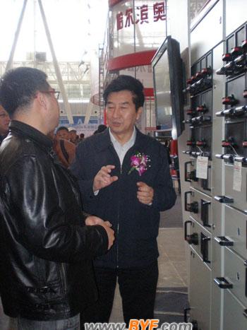 万控产品亮相北国 冰城夏都热情洋溢 