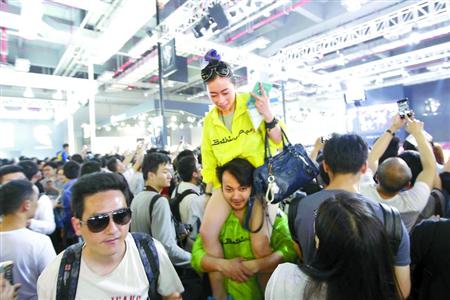 上海车展：展会规模全球最大 观众预计将创新高