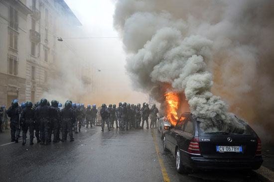 米兰世博会开幕日爆发抗议冲突