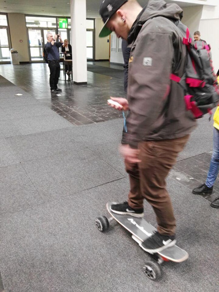 混在CeBIT：很少人知道的爱尔威平衡车参展故事