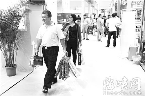展会闭幕前，市民满载而归