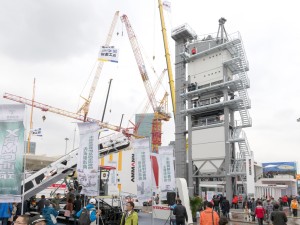 bauma China（上海宝马展）室外展区沥青混凝土配料机